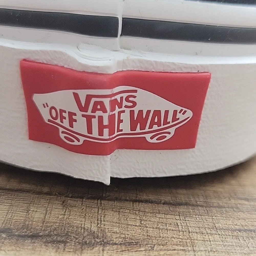 Van's classic slip on Brand new in the box authentic uper textile. - Picture 7 of 10